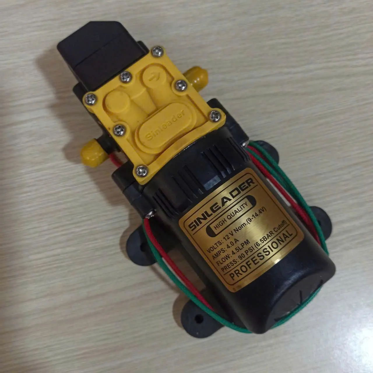 Bơm 4.5L