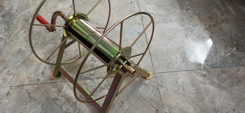 Rulo sắt cuốn dây xịt thuốc 100m