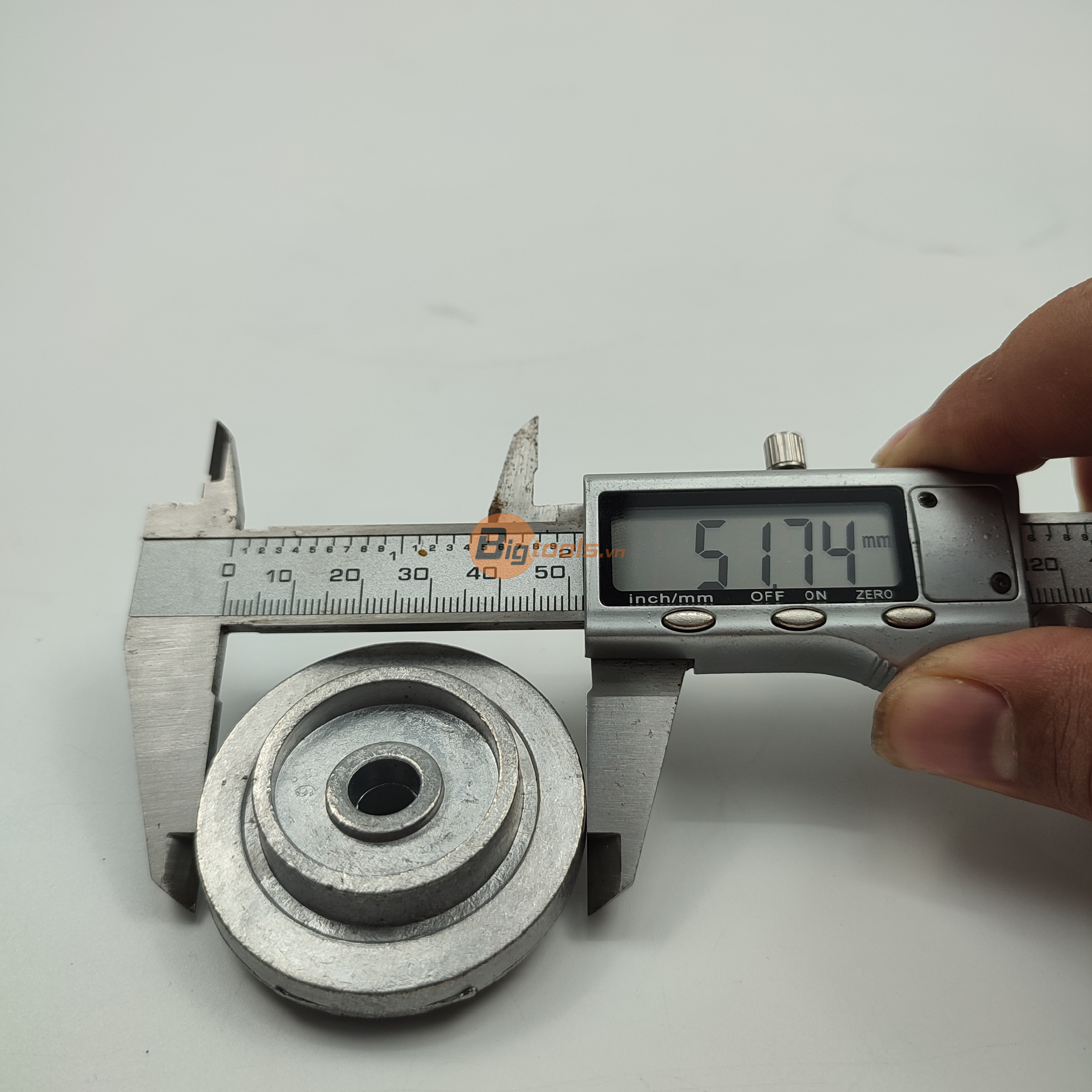 Đế bạc đạn máy xịt rửa xe Bigtools F1 (55mm) - Mặt sau