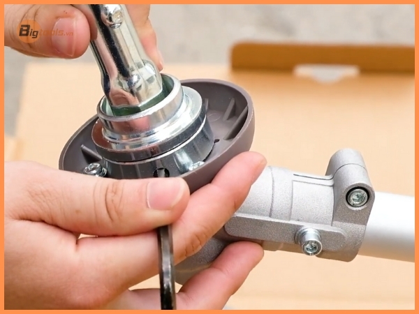 Hướng Dẫn Tháo Lắp Lưỡi Cắt Và Ổ Cước