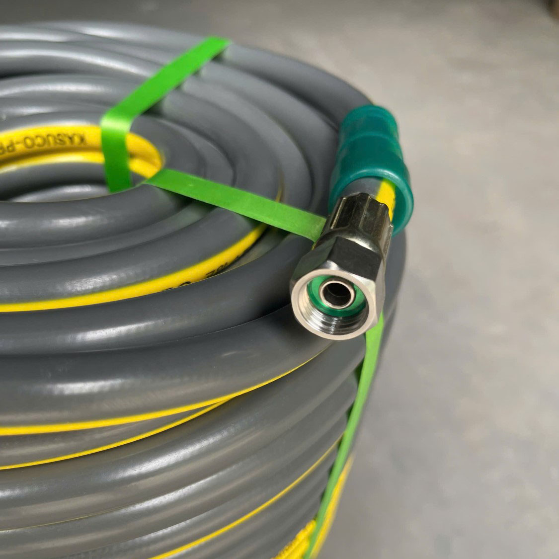 Dây phun áp lực KASUCO 8.5mmx50m (Vàng đen) - Bên phải