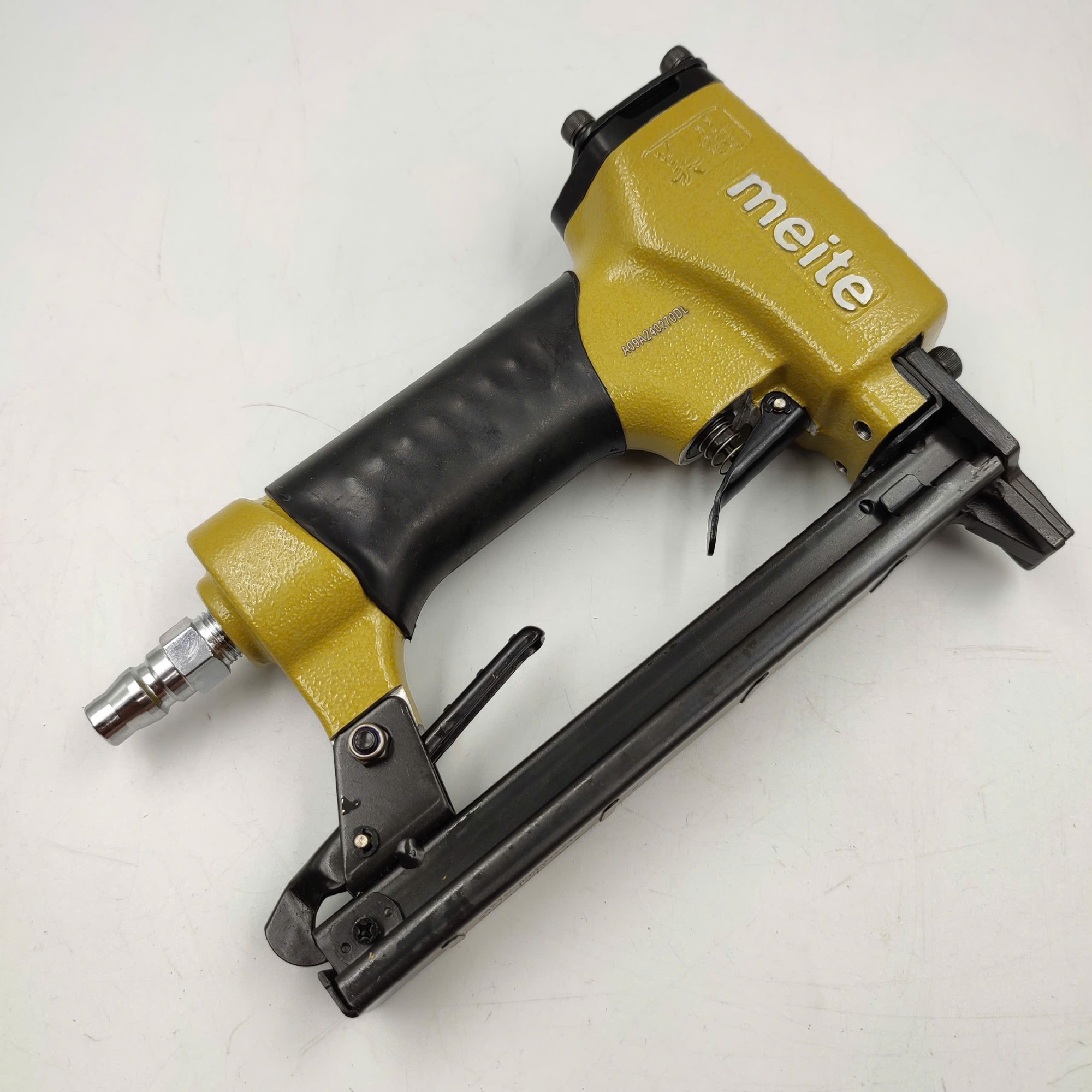Súng bắn đinh Meite J1013 - Bên phải