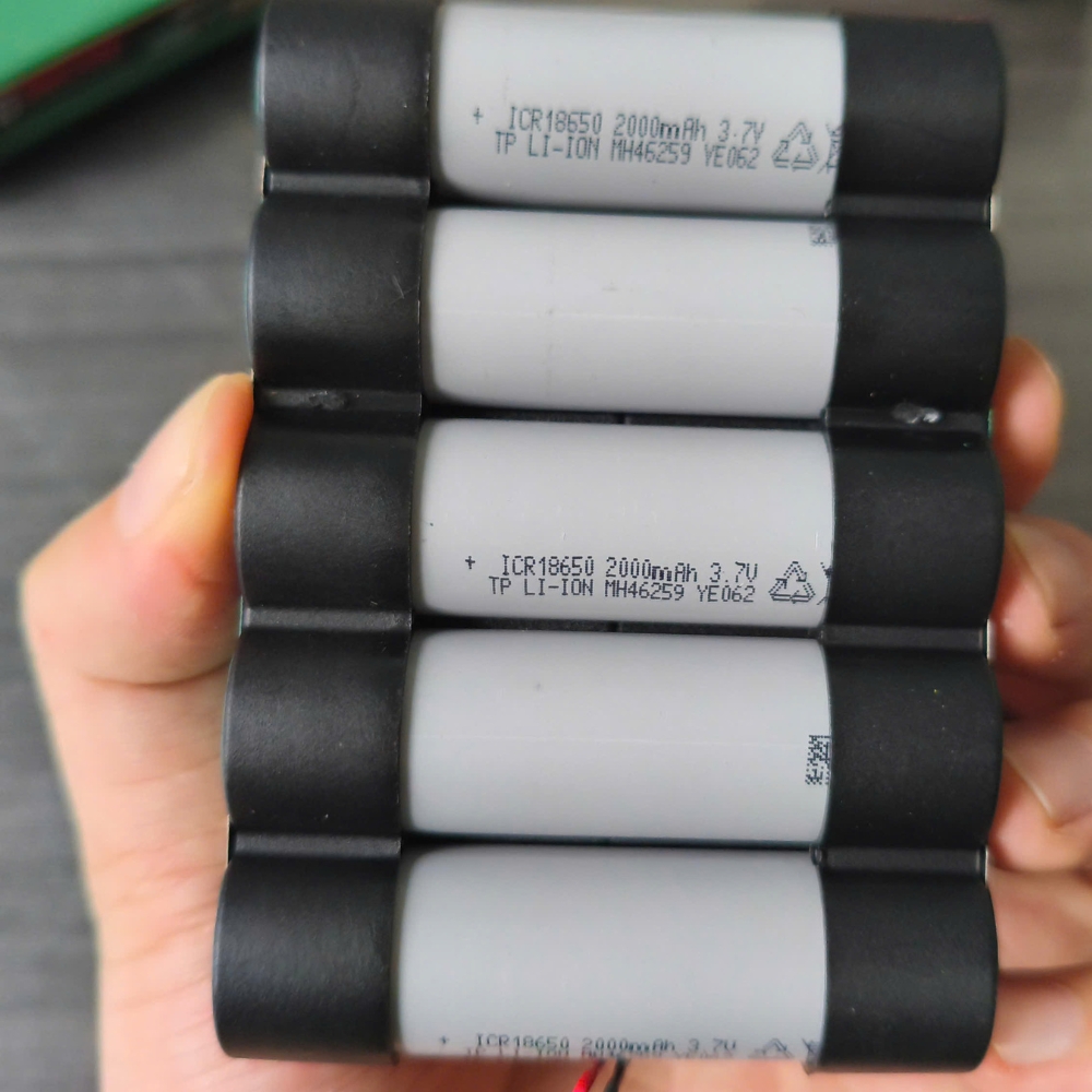 Pin 21V Dekton M21-B2065Plus (2.0Ah) Dòng Xả Cao 65A