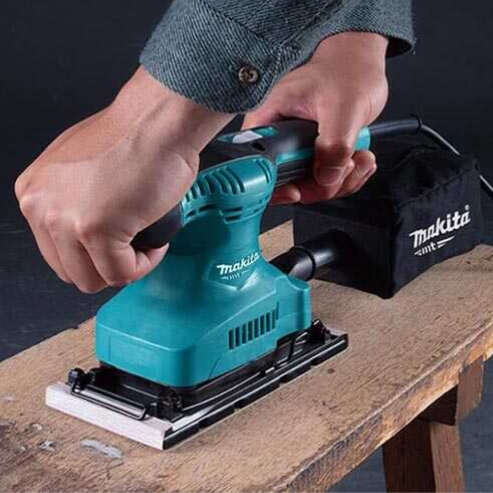 Máy Chà Nhám Rung Makita M9201B (180W)