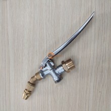 Bộ tay bóp xịt rửa máy lạnh cong (Chân 22mm - Béc hỏa tiễn)