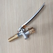 Bộ tay bóp xịt rửa máy lạnh thẳng (Chân 22mm - Thau 5cm)