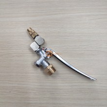 Bộ tay bóp xịt rửa máy lạnh xoay (Chân 22mm - Béc cá sấu)