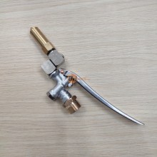 Bộ tay bóp xịt rửa máy lạnh xoay (Chân 22mm - Thau 5cm)